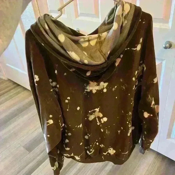 Treasure & bond acid wash sweatshirt - Picture 12 of 12